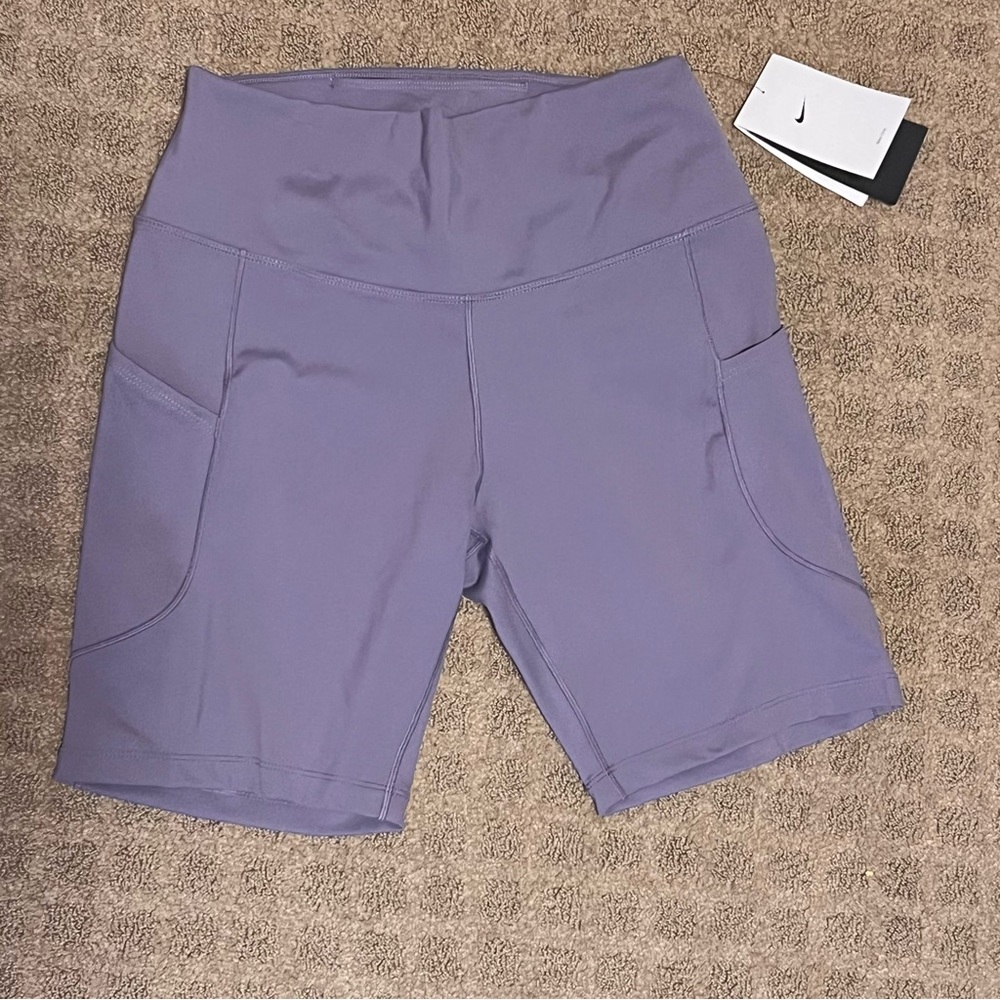 NWT Nike One High-Waisted Biker Shorts with Pockets